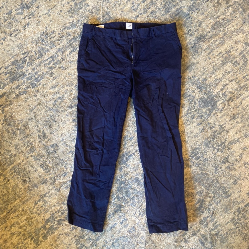 GAP- Slim City Crop Chino Pants
